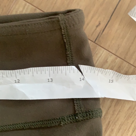 Reversible lululemon shorts - Picture 10 of 10